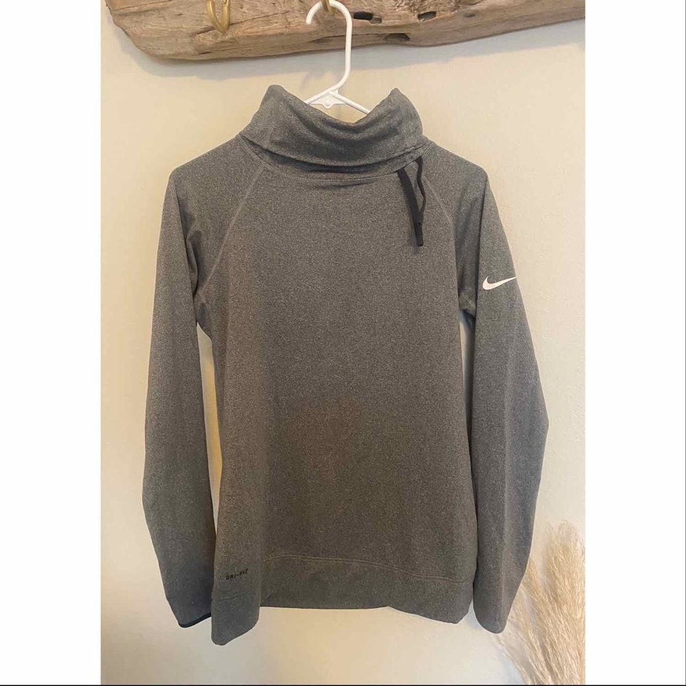Nike Dri-Fit pullover